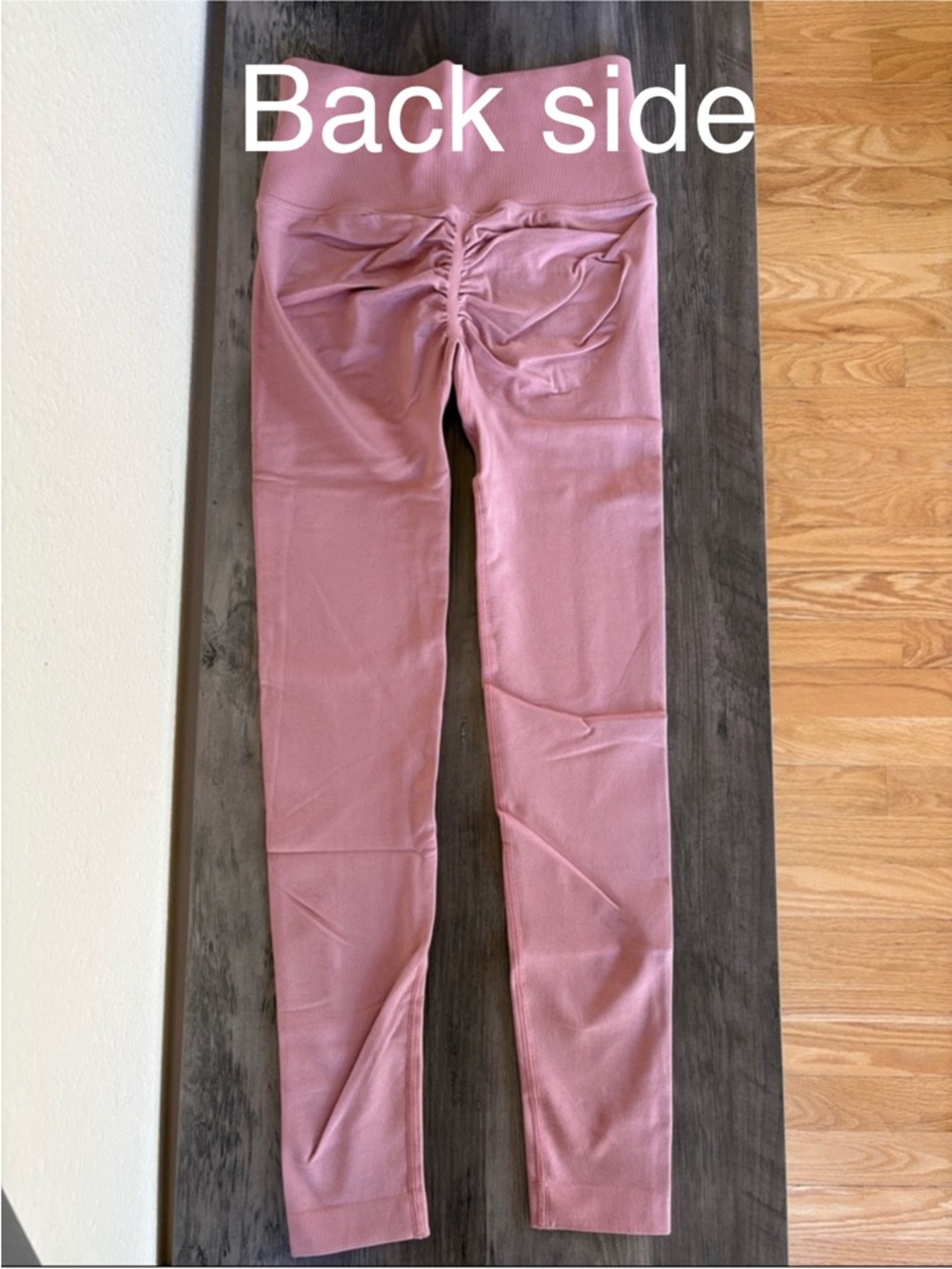 NWOT Pink Ruched Back 3/4 Length Leggings Size Small